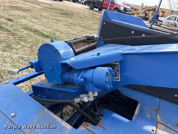 image for item DQ4287 Miller Industries wrecker bed