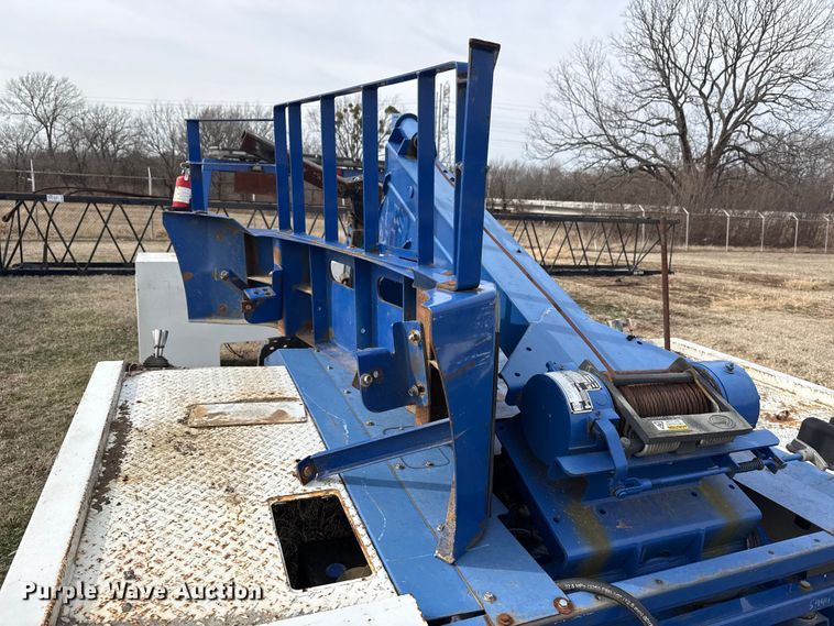 image for item DQ4287 Miller Industries wrecker bed