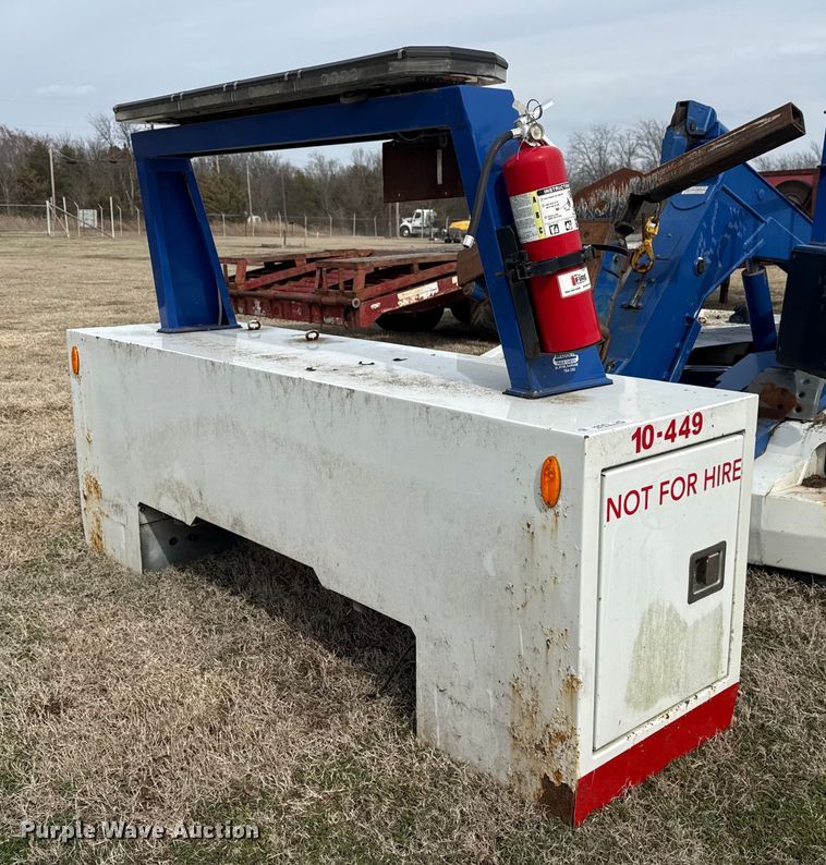 image for item DQ4287 Miller Industries wrecker bed