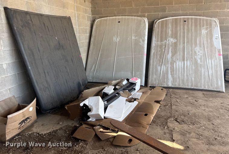 image for item DQ4301 (3) Tonneau bed covers