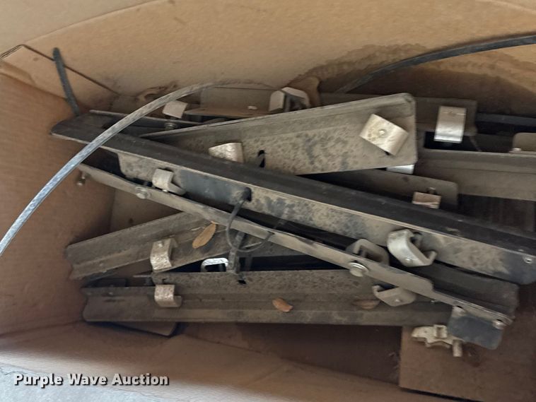 image for item DQ4301 (3) Tonneau bed covers