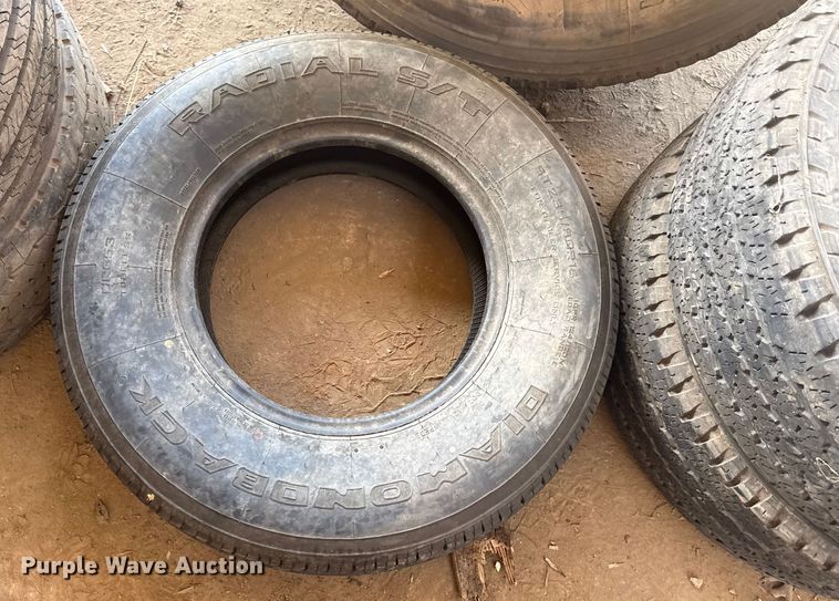 image for item DQ4314 Tires and wheels