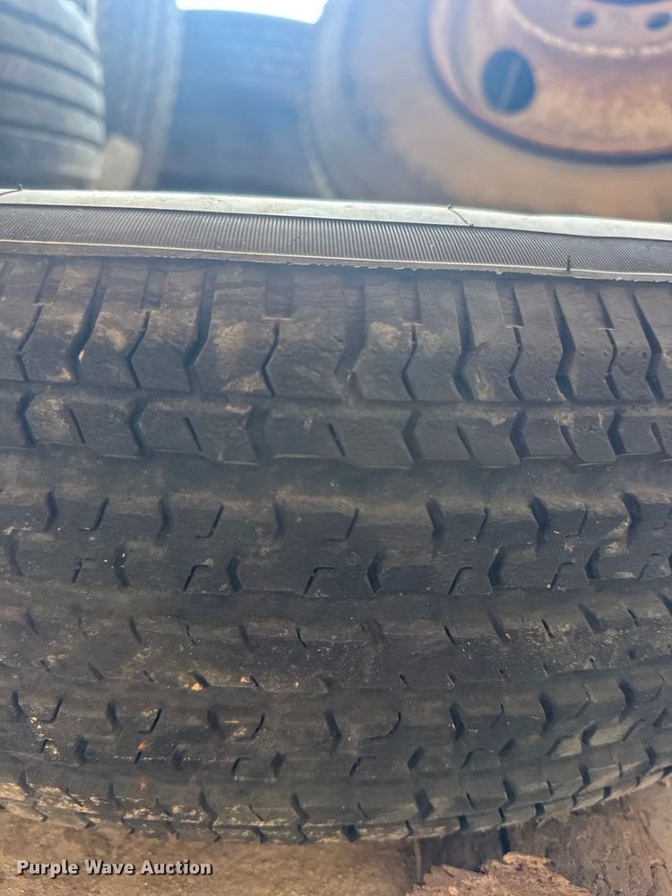 image for item DQ4314 Tires and wheels