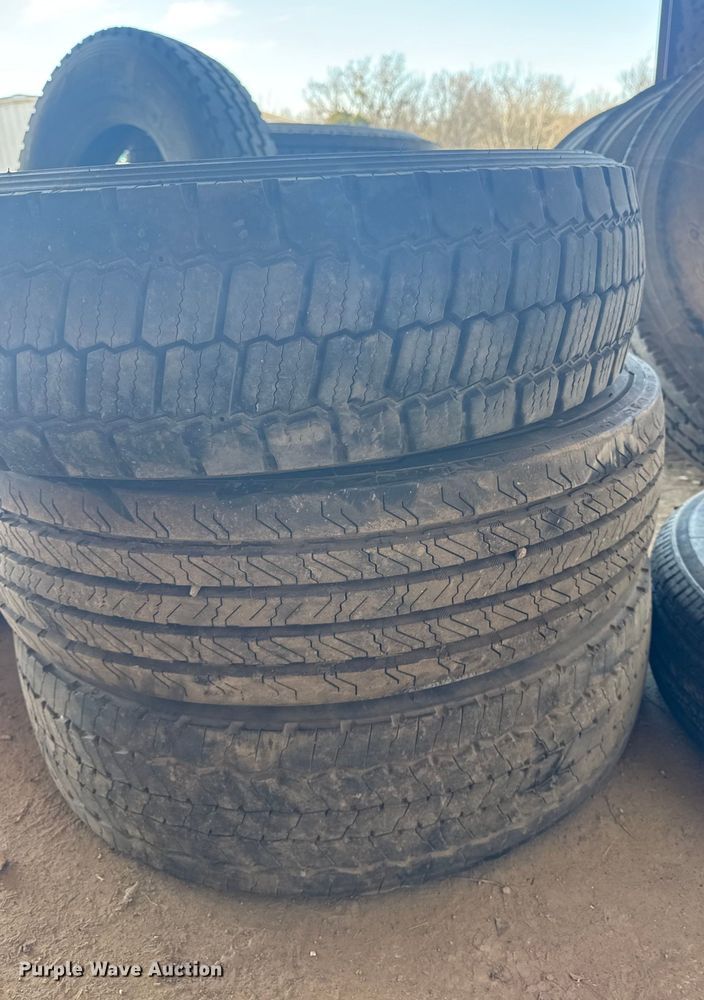 image for item DQ4314 Tires and wheels