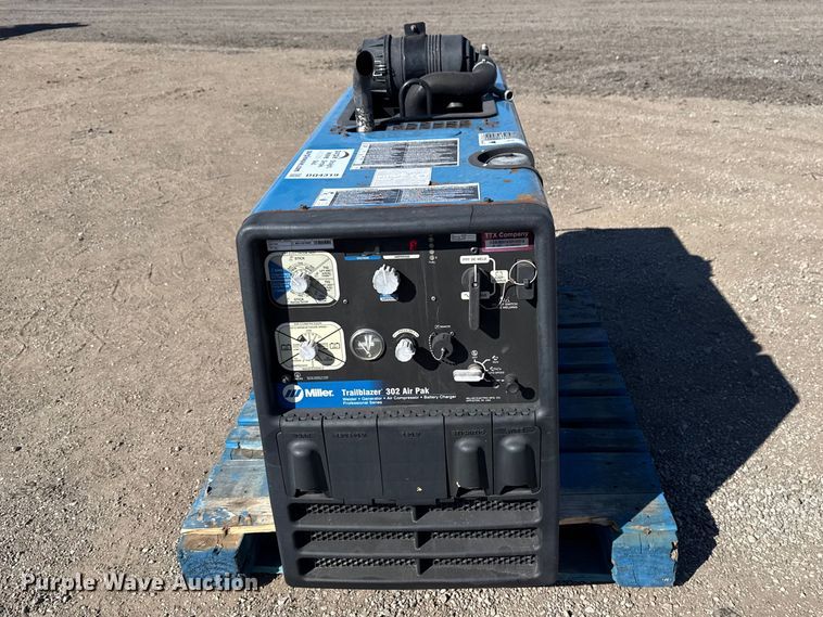 image for item DQ4319 Miller Trailblazer 302 Air Pak welder/generator