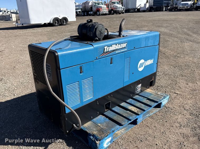 image for item DQ4319 Miller Trailblazer 302 Air Pak welder/generator