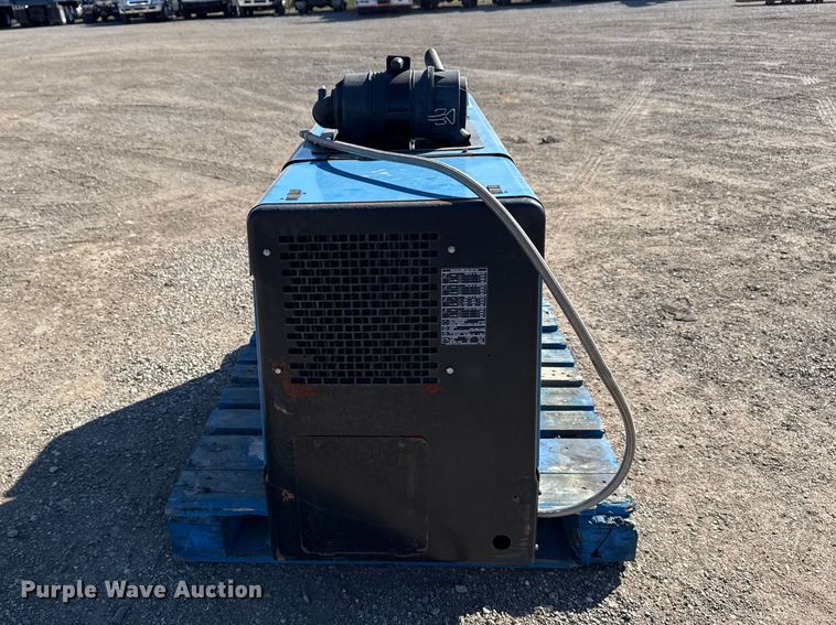 image for item DQ4319 Miller Trailblazer 302 Air Pak welder/generator