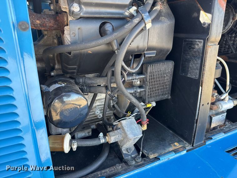 image for item DQ4319 Miller Trailblazer 302 Air Pak welder/generator