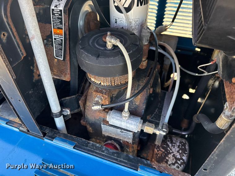 image for item DQ4319 Miller Trailblazer 302 Air Pak welder/generator