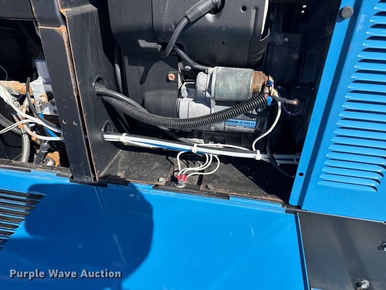 image for item DQ4319 Miller Trailblazer 302 Air Pak welder/generator