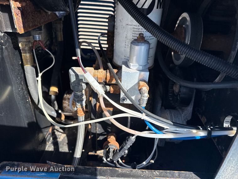 image for item DQ4319 Miller Trailblazer 302 Air Pak welder/generator