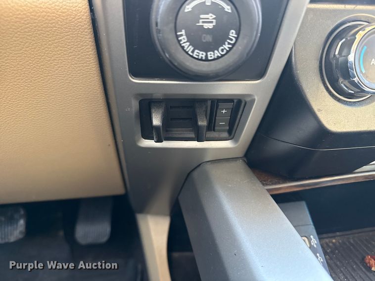 image for item DQ4326 2020 Ford F150 Crew Cab pickup truck