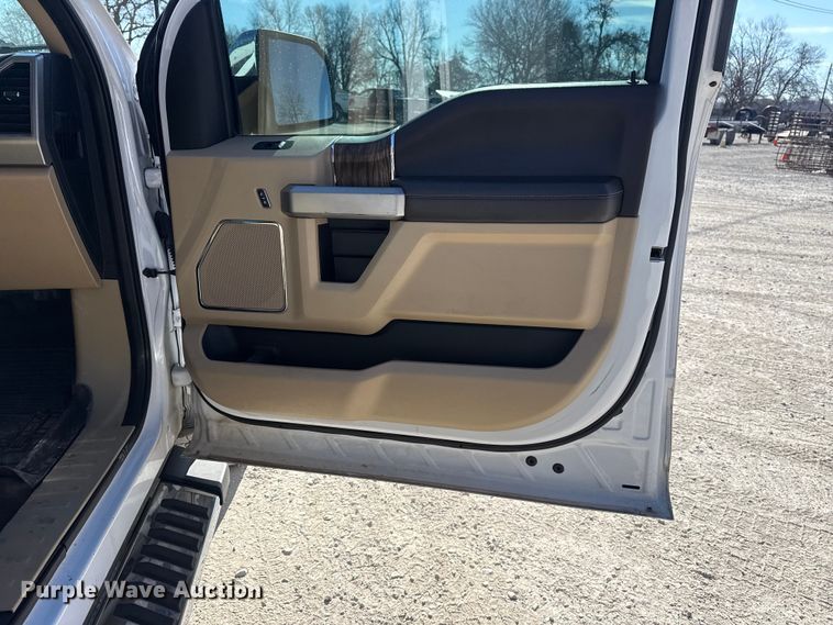 image for item DQ4326 2020 Ford F150 Crew Cab pickup truck