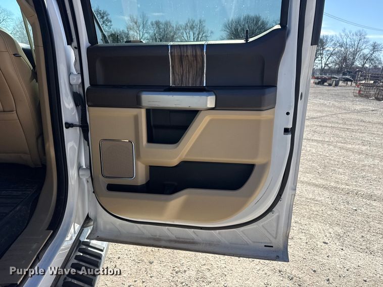 image for item DQ4326 2020 Ford F150 Crew Cab pickup truck