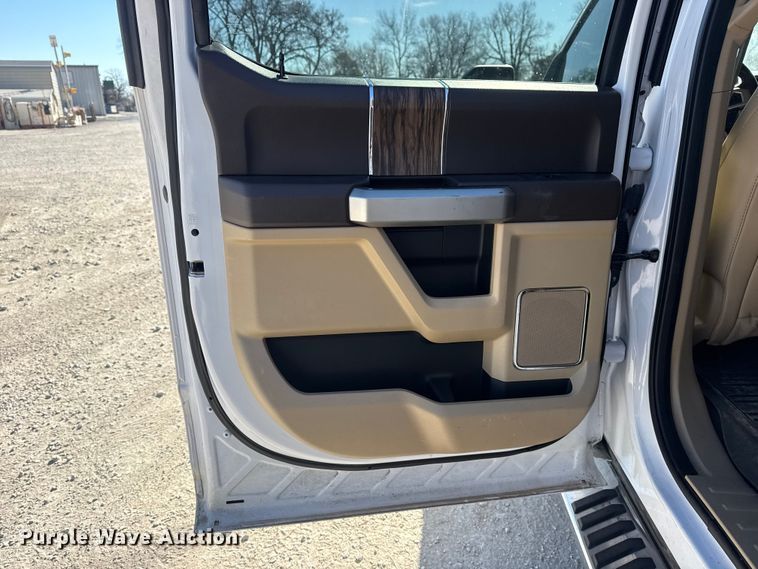 image for item DQ4326 2020 Ford F150 Crew Cab pickup truck