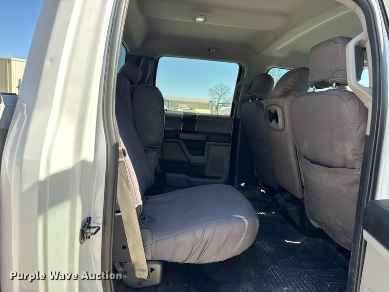 image for item DQ4329 2017 Ford F150 Crew Cab pickup truck