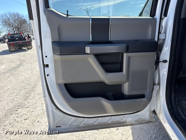 image for item DQ4329 2017 Ford F150 Crew Cab pickup truck