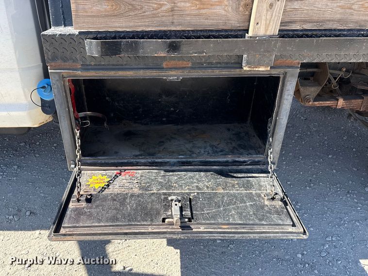 image for item DQ4331 2011 Dodge Ram 5500 flatbed truck