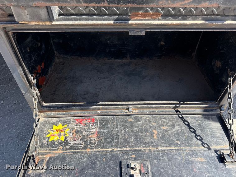 image for item DQ4331 2011 Dodge Ram 5500 flatbed truck