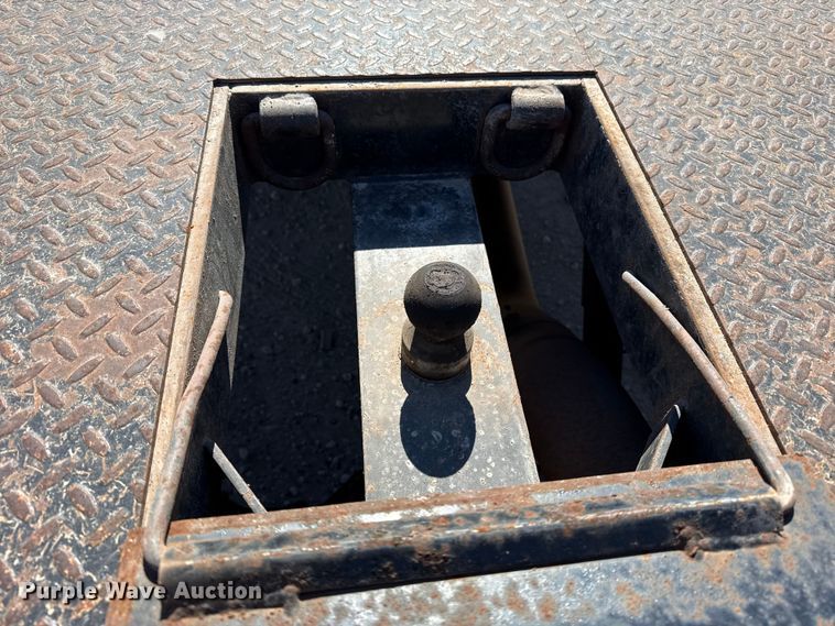 image for item DQ4331 2011 Dodge Ram 5500 flatbed truck