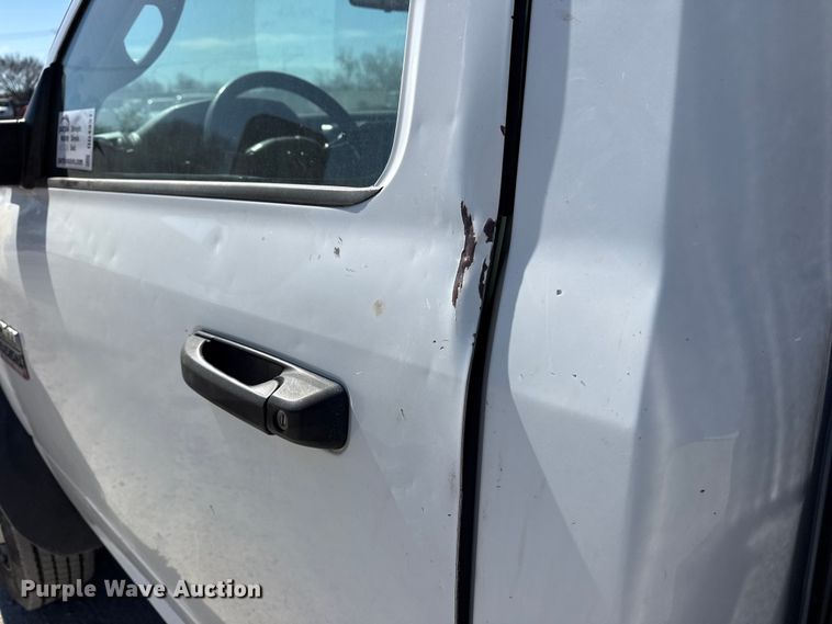 image for item DQ4331 2011 Dodge Ram 5500 flatbed truck