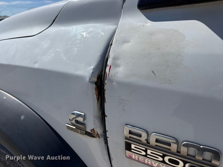 image for item DQ4331 2011 Dodge Ram 5500 flatbed truck