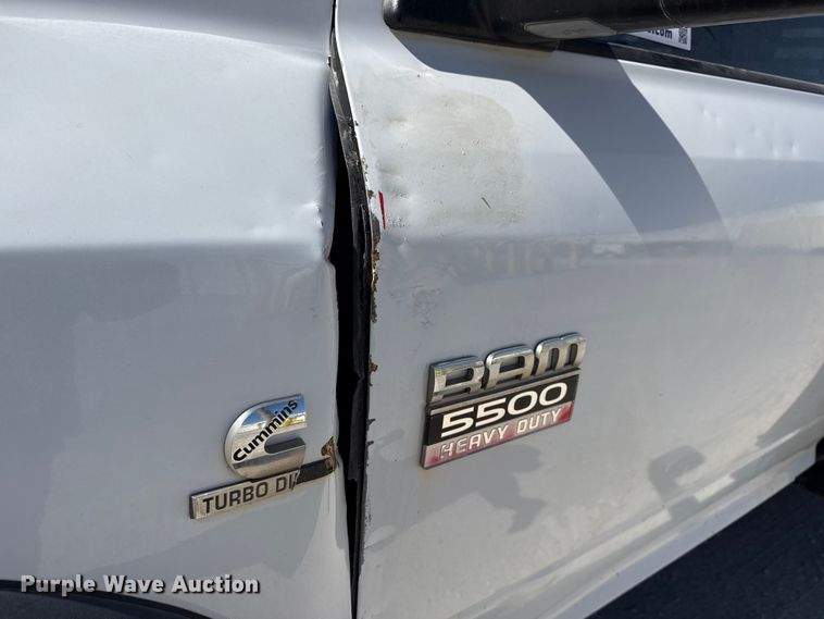 image for item DQ4331 2011 Dodge Ram 5500 flatbed truck