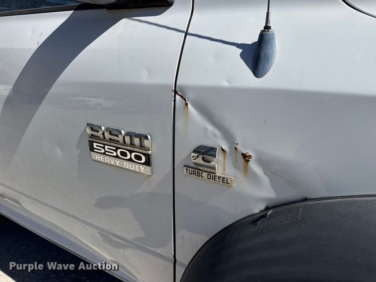 image for item DQ4331 2011 Dodge Ram 5500 flatbed truck