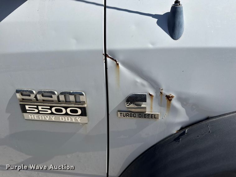 image for item DQ4331 2011 Dodge Ram 5500 flatbed truck