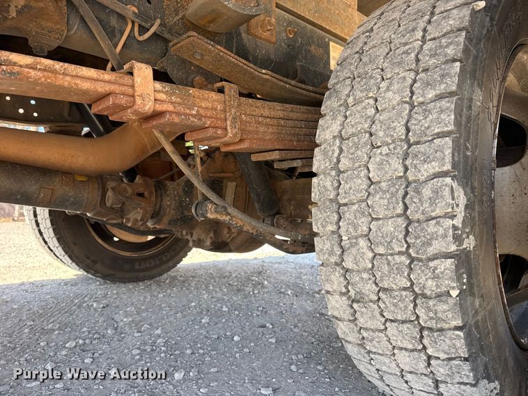 image for item DQ4331 2011 Dodge Ram 5500 flatbed truck