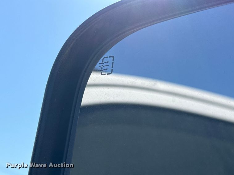 image for item DQ4331 2011 Dodge Ram 5500 flatbed truck