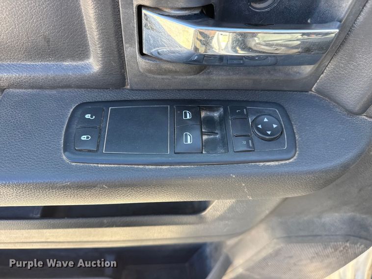 image for item DQ4331 2011 Dodge Ram 5500 flatbed truck