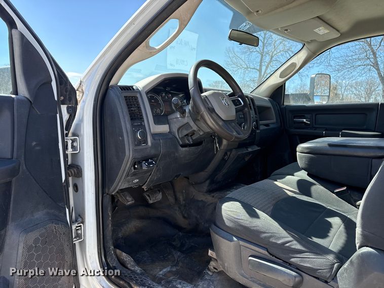 image for item DQ4331 2011 Dodge Ram 5500 flatbed truck