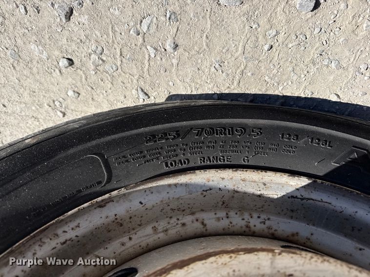 image for item DQ4331 2011 Dodge Ram 5500 flatbed truck