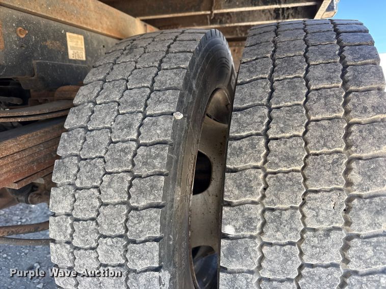 image for item DQ4331 2011 Dodge Ram 5500 flatbed truck