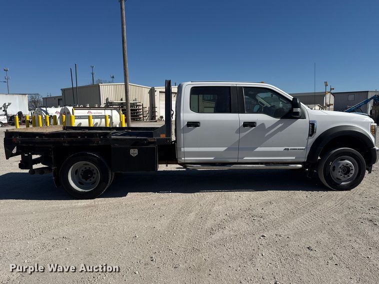 image for item DQ4333 2018 Ford F550 Super Duty Crew Cab flatbed truck