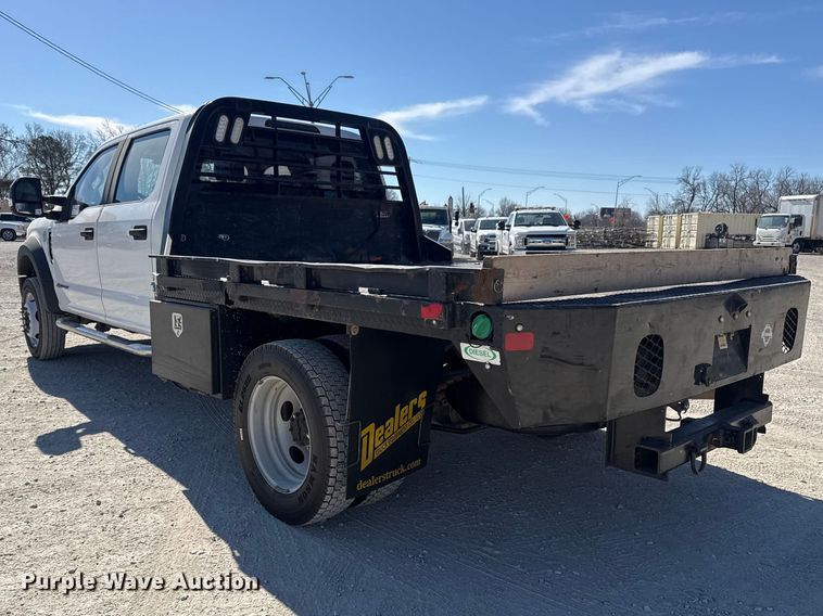 image for item DQ4333 2018 Ford F550 Super Duty Crew Cab flatbed truck