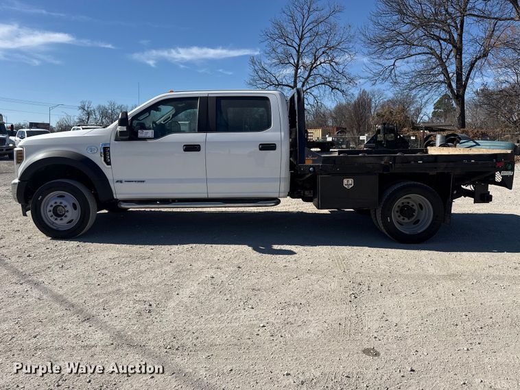 image for item DQ4333 2018 Ford F550 Super Duty Crew Cab flatbed truck