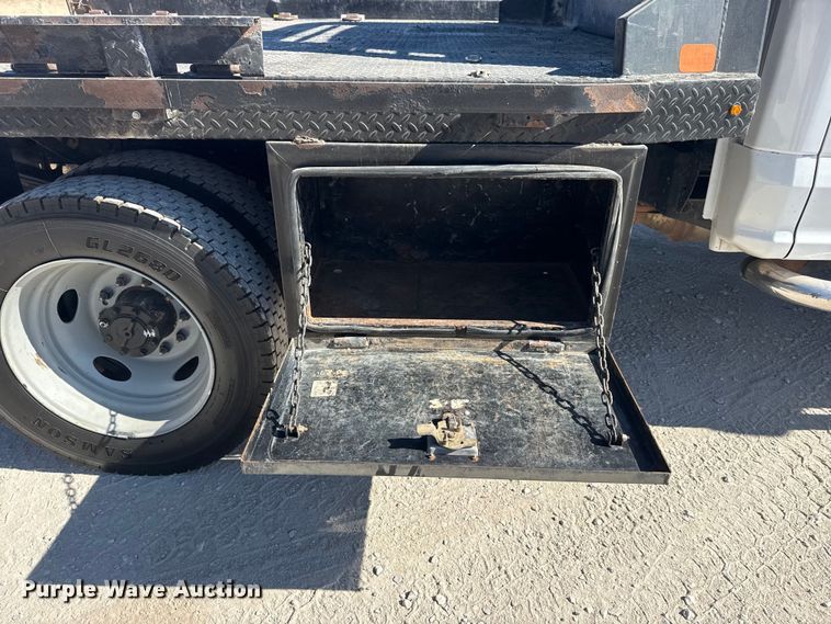 image for item DQ4333 2018 Ford F550 Super Duty Crew Cab flatbed truck