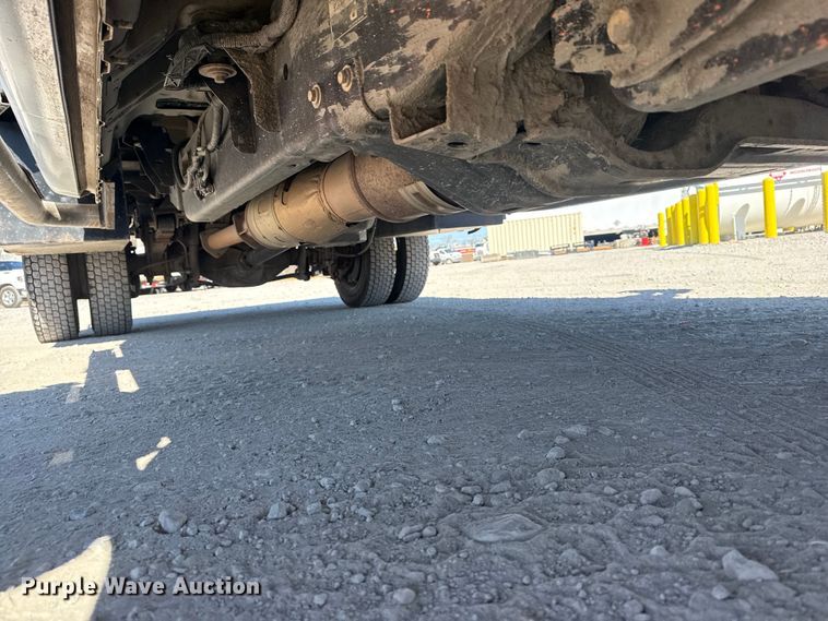 image for item DQ4333 2018 Ford F550 Super Duty Crew Cab flatbed truck