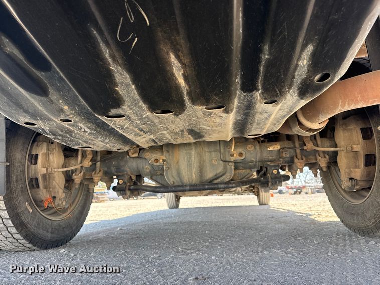 image for item DQ4333 2018 Ford F550 Super Duty Crew Cab flatbed truck