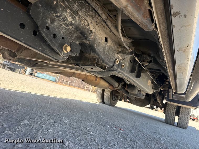 image for item DQ4333 2018 Ford F550 Super Duty Crew Cab flatbed truck