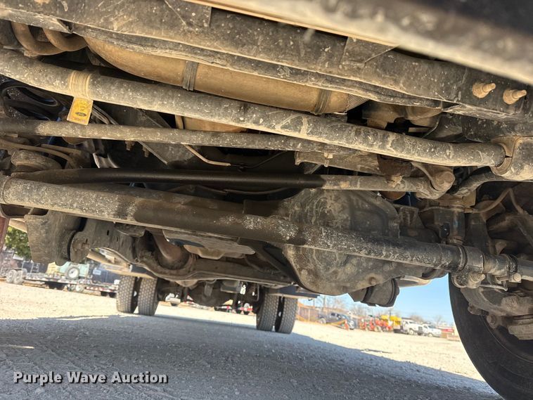 image for item DQ4333 2018 Ford F550 Super Duty Crew Cab flatbed truck