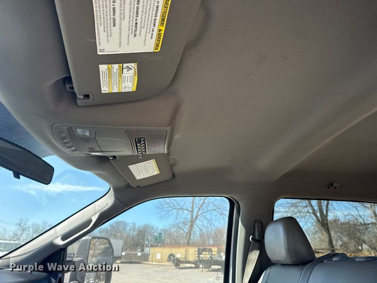 image for item DQ4333 2018 Ford F550 Super Duty Crew Cab flatbed truck