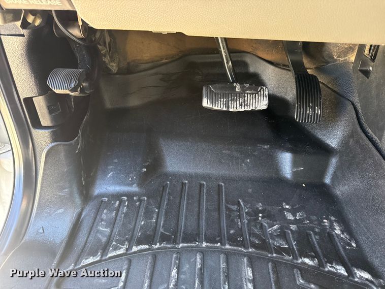 image for item DQ4333 2018 Ford F550 Super Duty Crew Cab flatbed truck