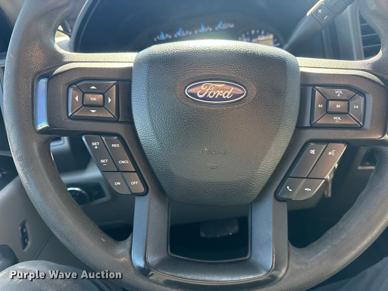 image for item DQ4333 2018 Ford F550 Super Duty Crew Cab flatbed truck