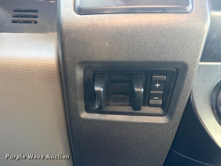 image for item DQ4333 2018 Ford F550 Super Duty Crew Cab flatbed truck