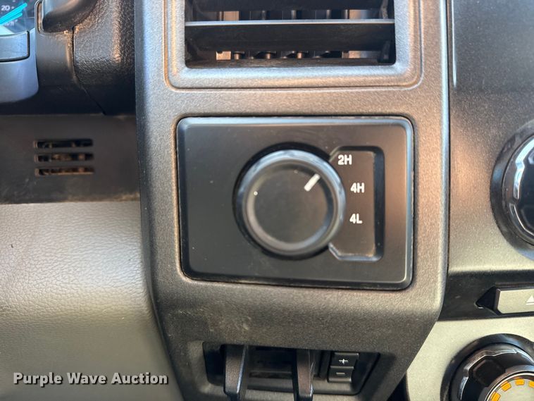 image for item DQ4333 2018 Ford F550 Super Duty Crew Cab flatbed truck