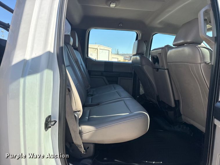 image for item DQ4333 2018 Ford F550 Super Duty Crew Cab flatbed truck