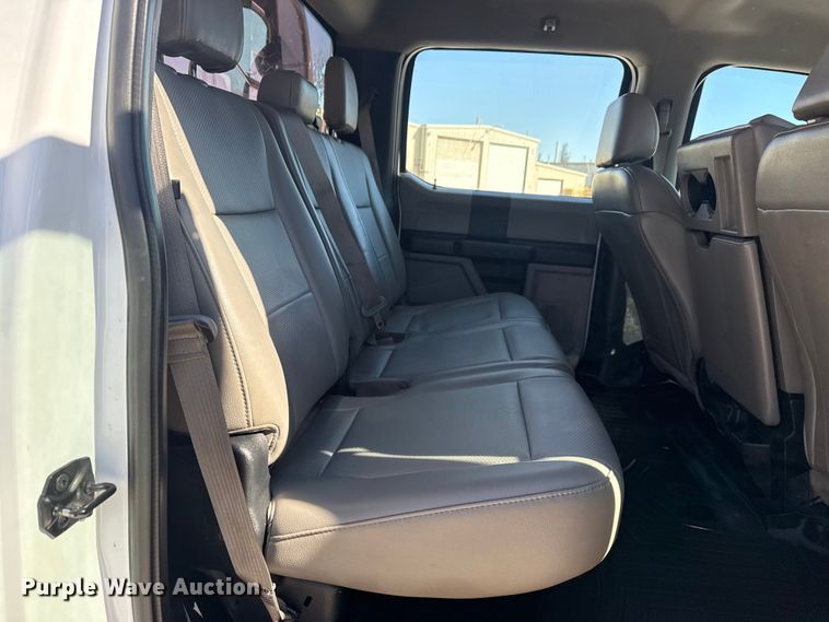 image for item DQ4333 2018 Ford F550 Super Duty Crew Cab flatbed truck